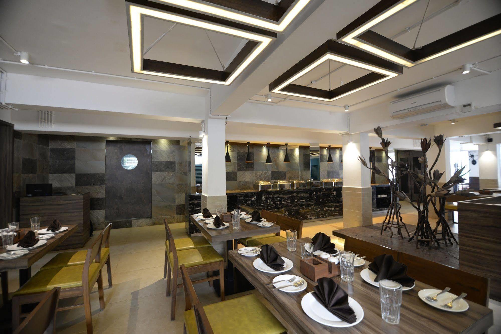 Hotel Sunkissed Plaza Calangute Zewnętrze zdjęcie